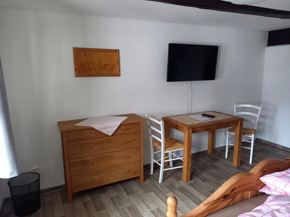 Wollroeder Krug Hotel Гуксхаген Екстериор снимка