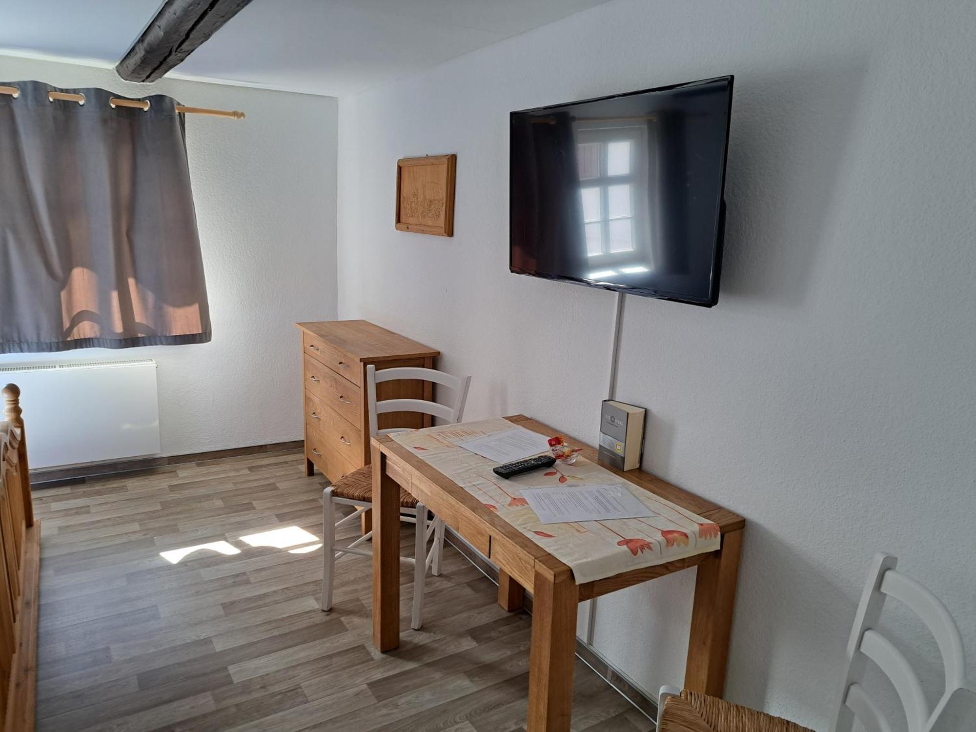 Wollroeder Krug Hotel Гуксхаген Екстериор снимка